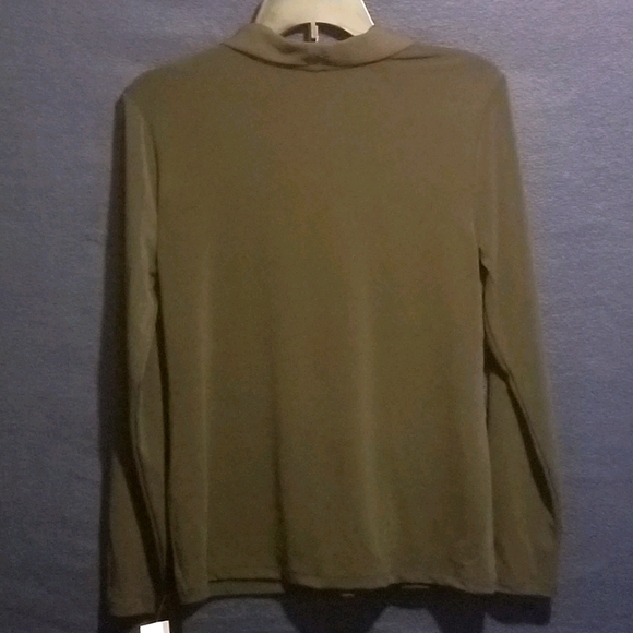 Charter Club Woven Tie V-Neck Top Relaxed Fit And Pull-Over Styling - Picture 2 of 7